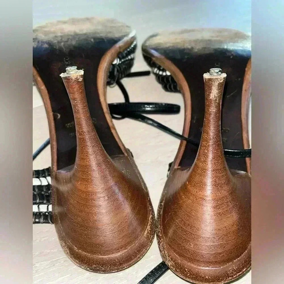 Bottega Veneta brown woven Lace Up sandal Heels sz 38
READ DESCRIPTION - Picture 10 of 10